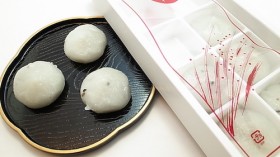 ゴマだれが中から溢れる秋田県能代で有名お土産お菓子『だまこ餅』